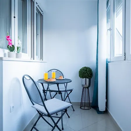 Laplace Apartment *