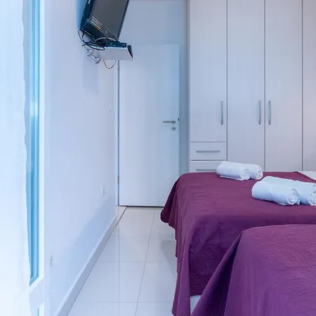 Apartment Laplace