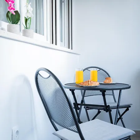 Apartment Laplace