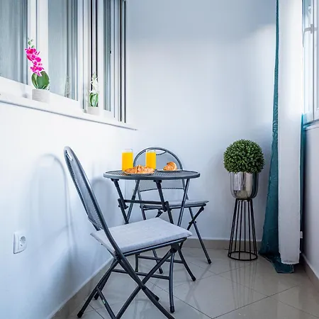 Apartment Laplace