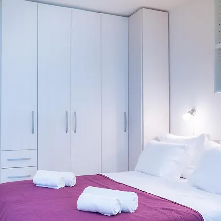 Apartment Laplace Split
